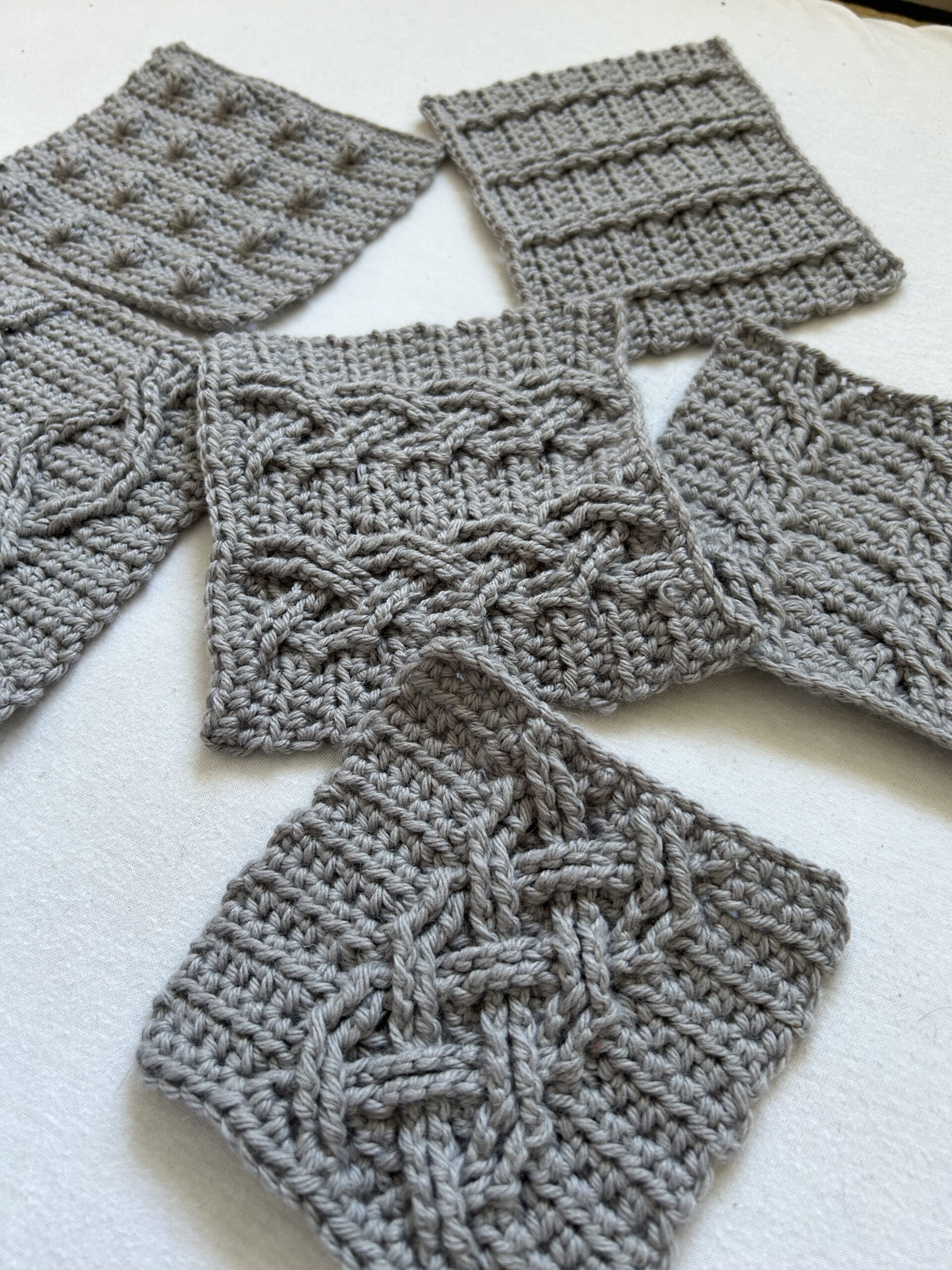 Ebook trenzas y relieves (crochet) + Patrón manta Arán - Imagen 2